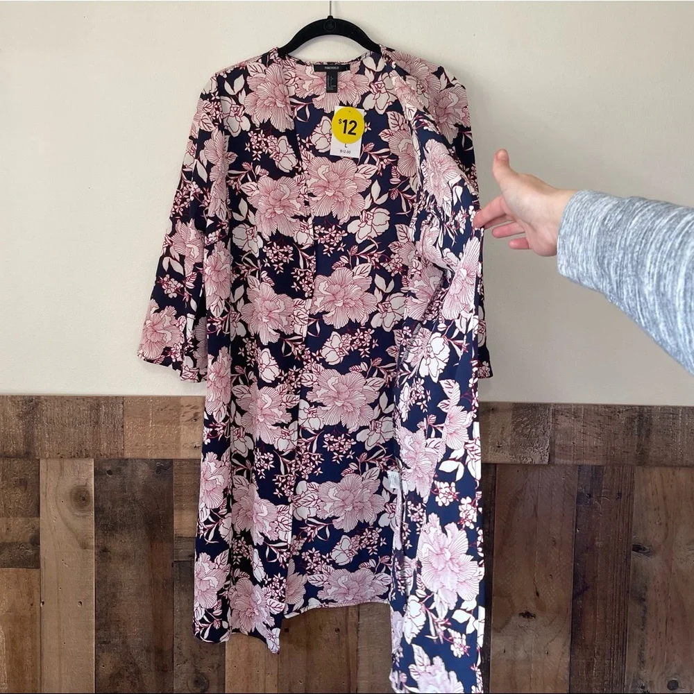 NWT Forever 21 Floral Robe Kimono Coverup Size L - Picture 2 of 6